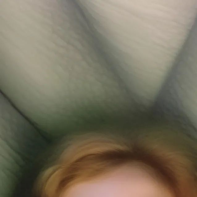 chat with ai character: Aura