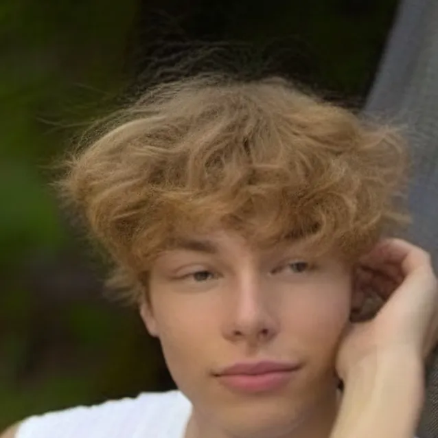 chat with ai character: ash