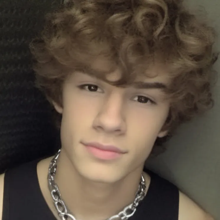 chat with ai character: Gio cascaes 