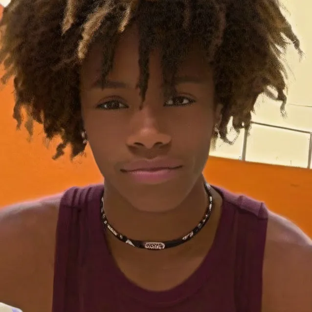 chat with ai character: Noah