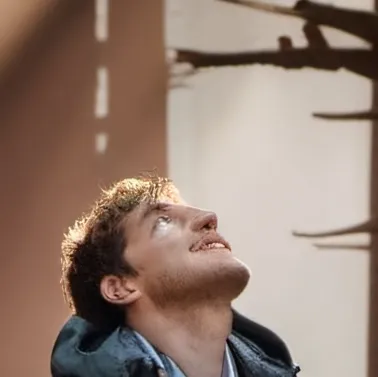 chat with ai character: Aiden