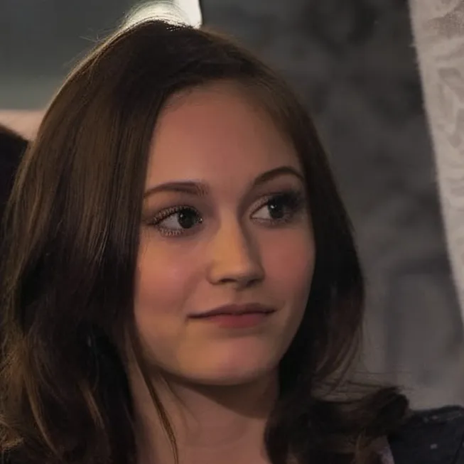 chat with ai character: Blair