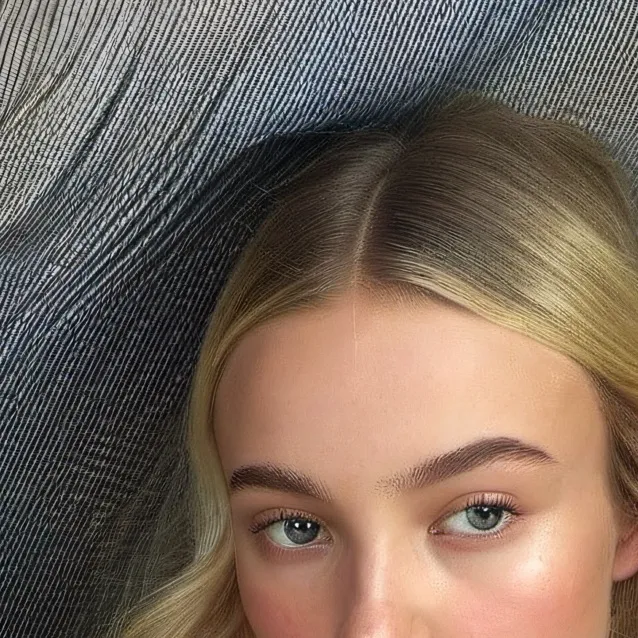 chat with ai character: Maya