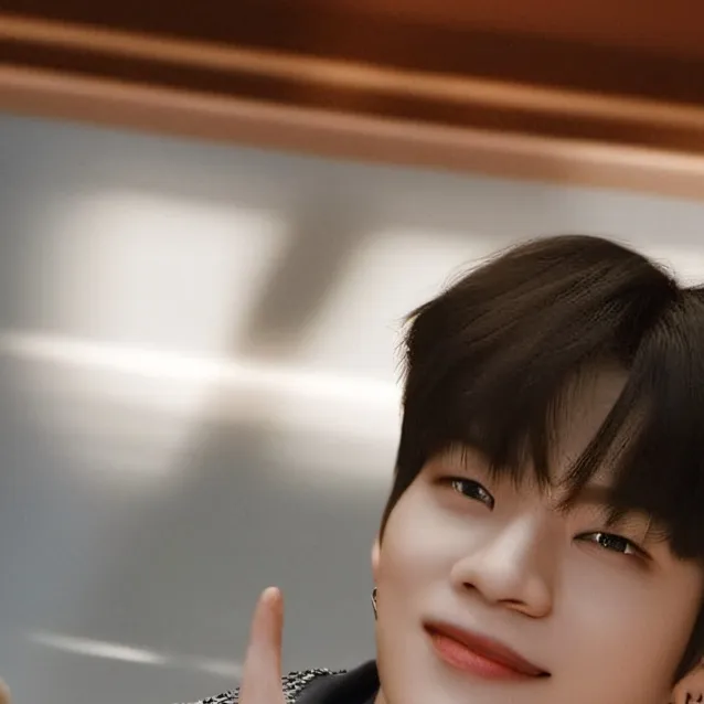 chat with ai character: seungmin 