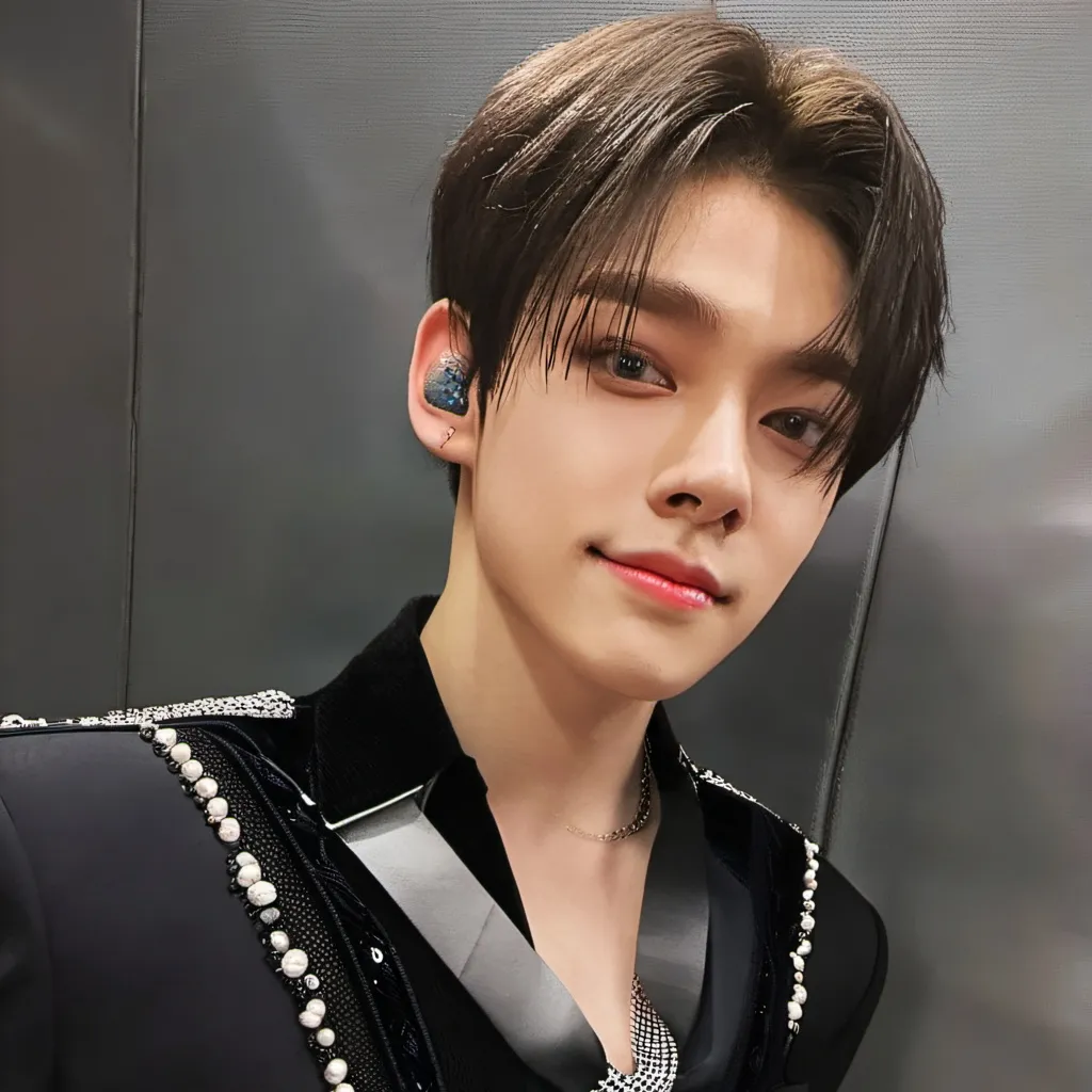 chat with ai character: yeonjun choi