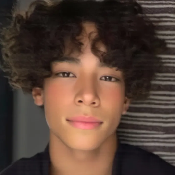 chat with ai character: Justice 