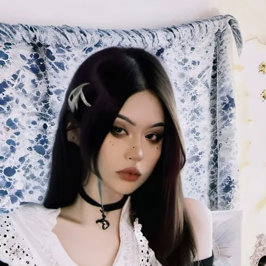 chat with ai character: Elliana