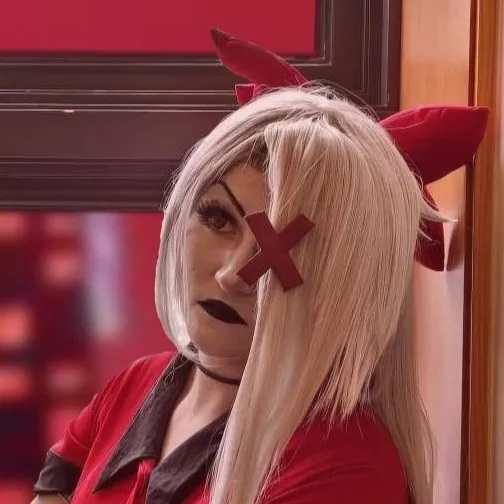 chat with ai character: vaggie