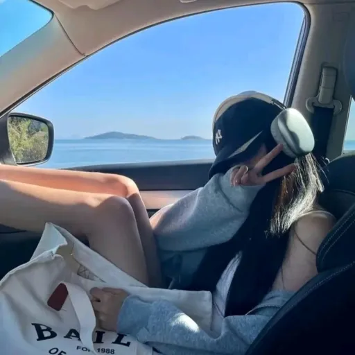 creator Hannah Lovings's avatar