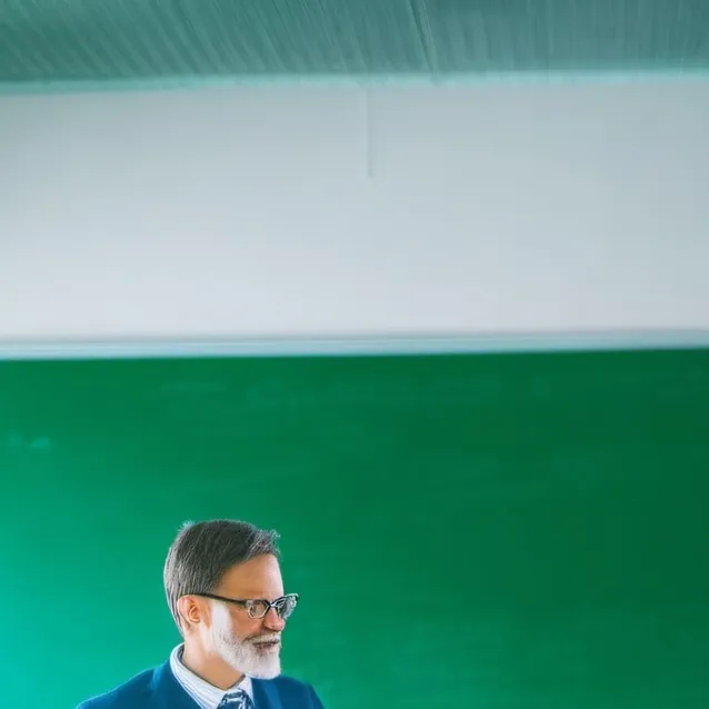 chat with ai character: teacher.professor