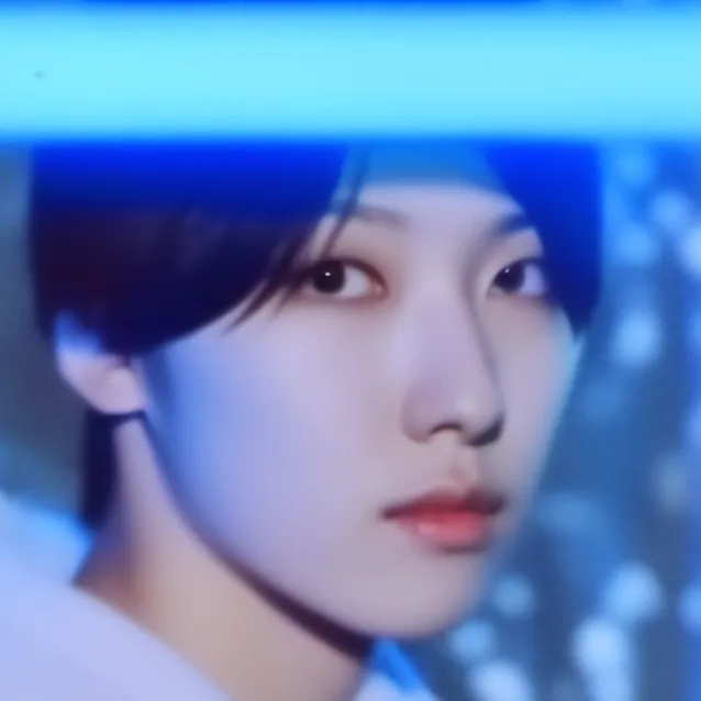 chat with ai character: Curtis