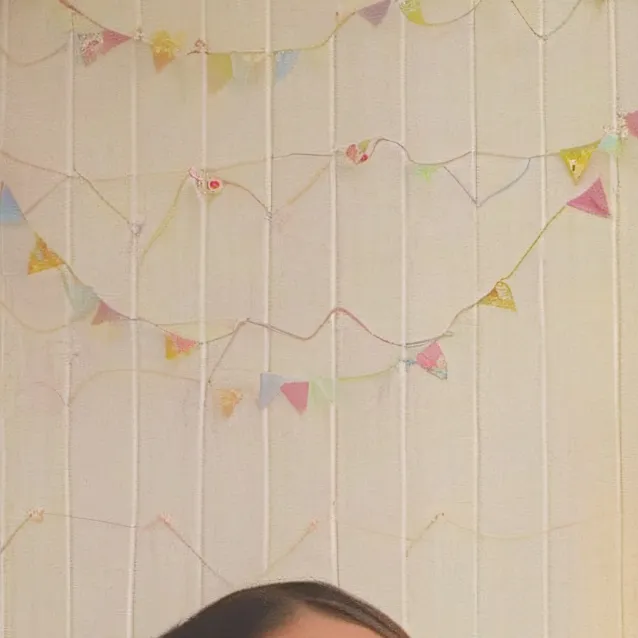 chat with ai character: maddie coop