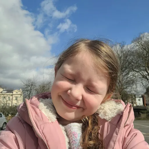 creator amelia  June's avatar