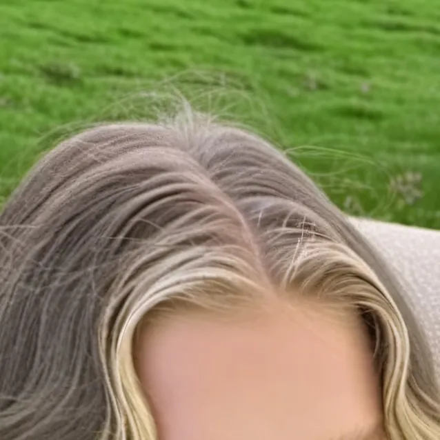 chat with ai character: Ashley