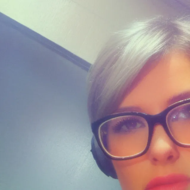 chat with ai character: gran