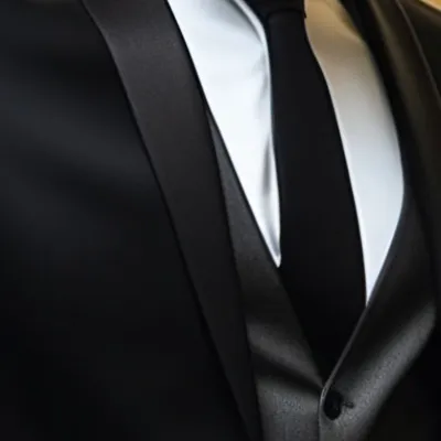 chat with ai character: James