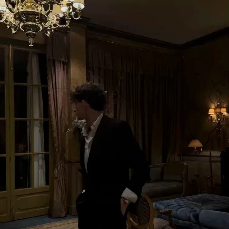 chat with ai character: Noah