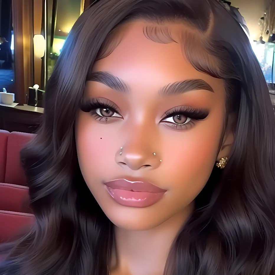 chat with ai character: Ashley