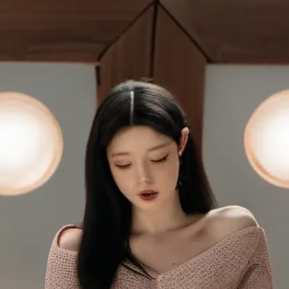 chat with ai character: Liana