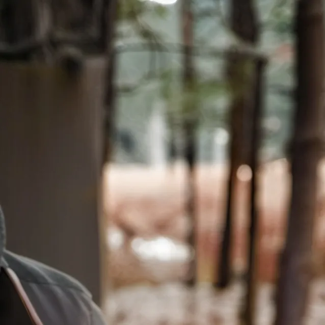 chat with ai character: Olle