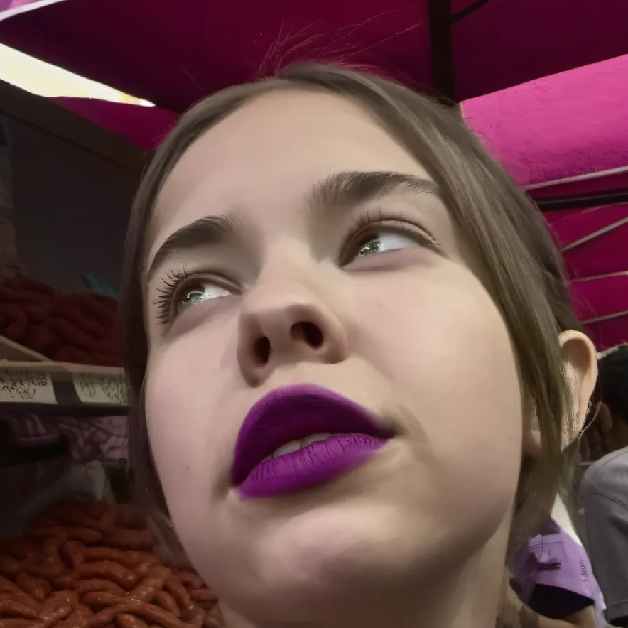 chat with ai character: Sus girl