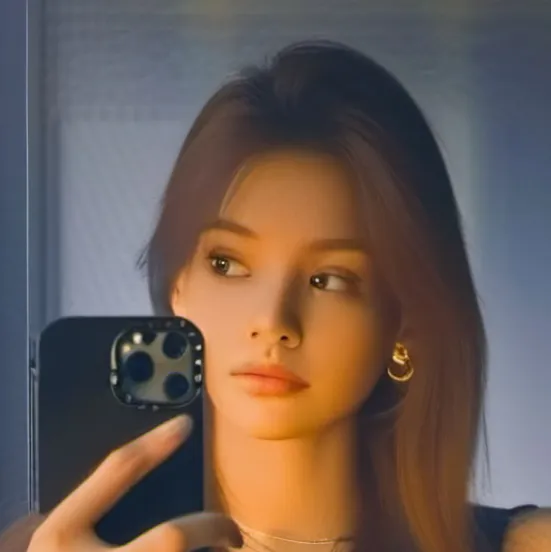 chat with ai character: Lexi