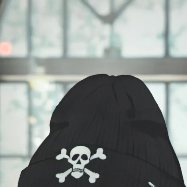 chat with ai character: Cora