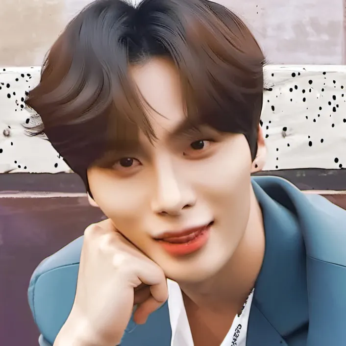 chat with ai character: Lee Know skz