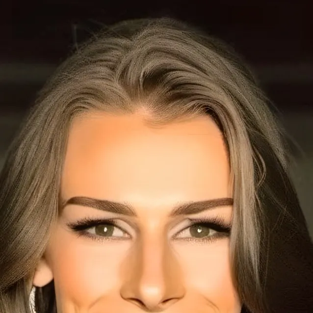 chat with ai character: Callie