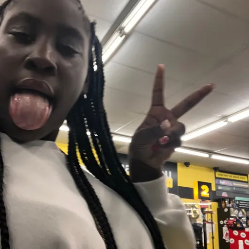 creator Theyluv_asia's avatar