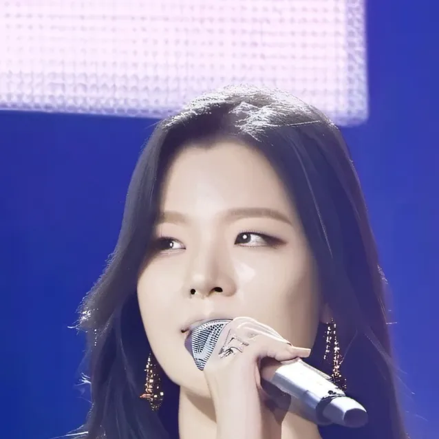 chat with ai character: ❤lia❤