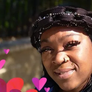 chat with ai character: Ashley