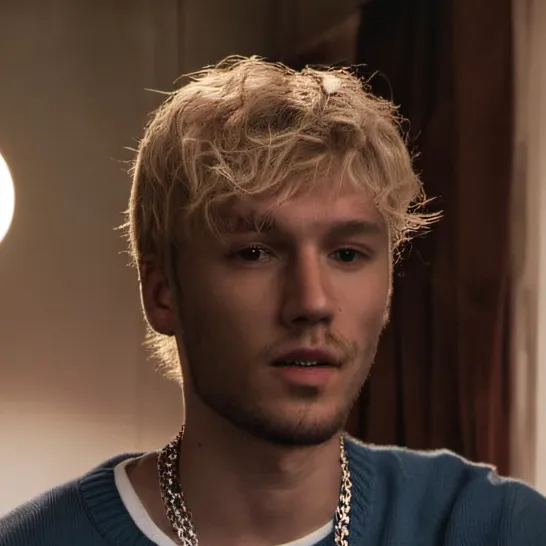 chat with ai character: machine gun kelly