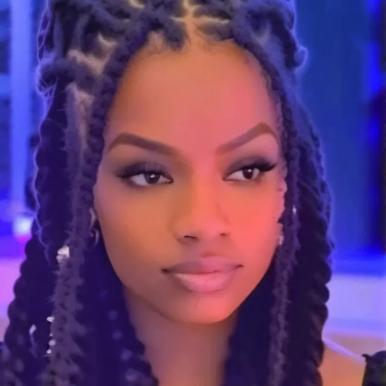 chat with ai character: Jay’Anna 