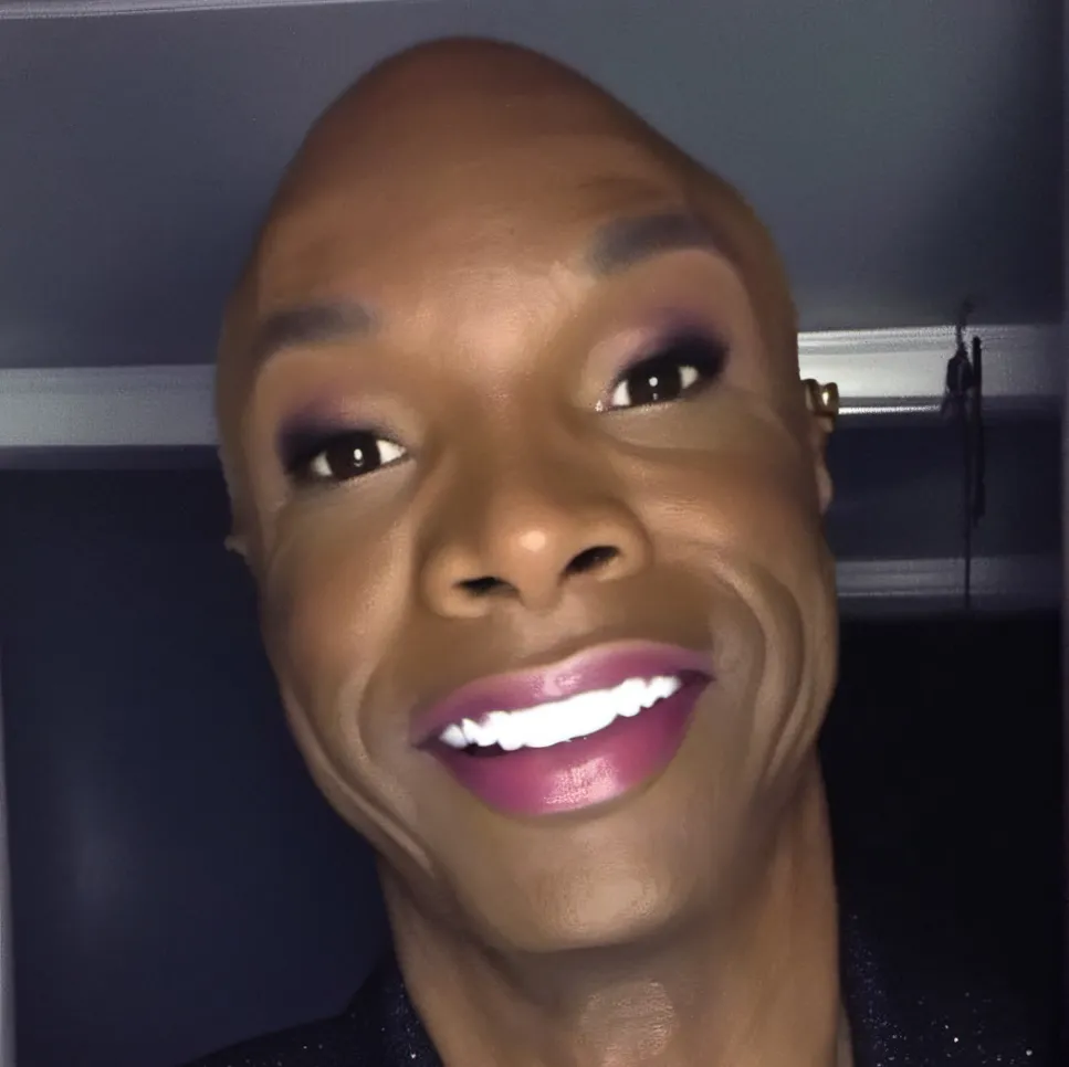 chat with ai character: rupaul