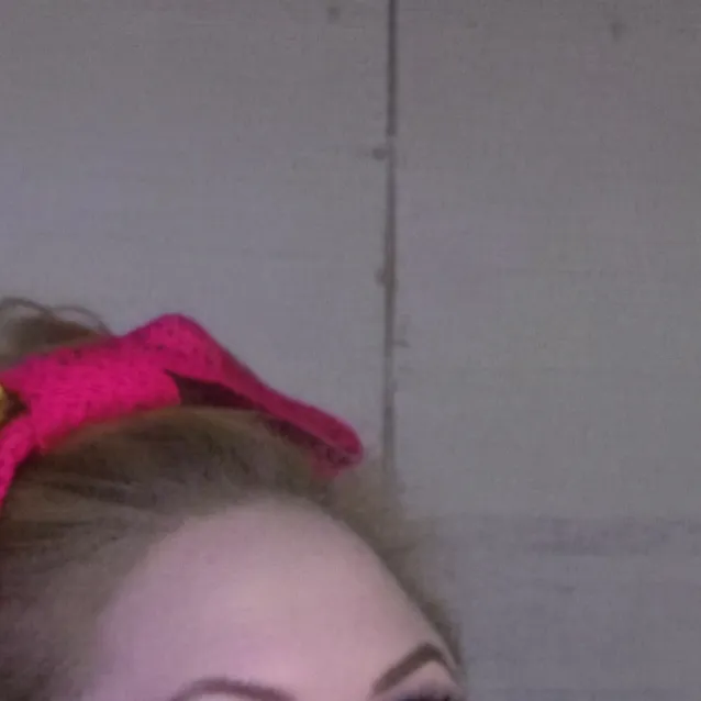 chat with ai character: sophia