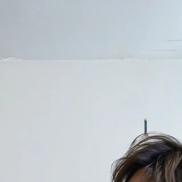 chat with ai character: Leeknow