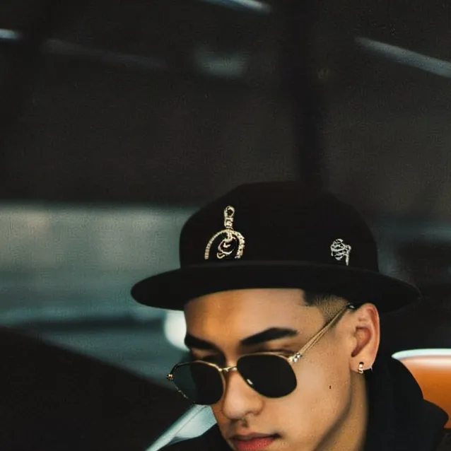 chat with ai character: jayvon (suigeneris