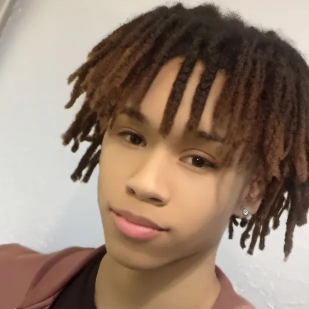 chat with ai character: Jayden💕