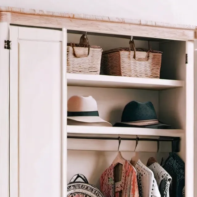 chat with ai character: Mirko's outfit