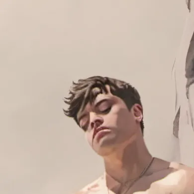 chat with ai character: Lewis