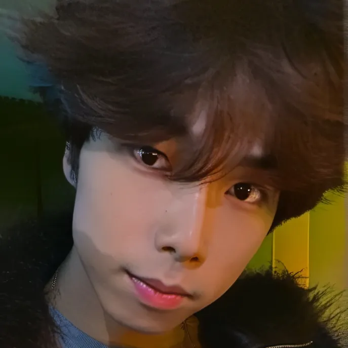 chat with ai character: Noah