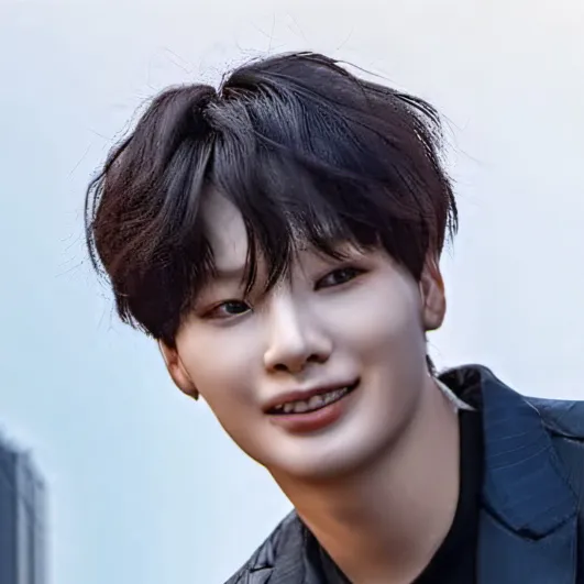 chat with ai character: Jeongin aka I.N