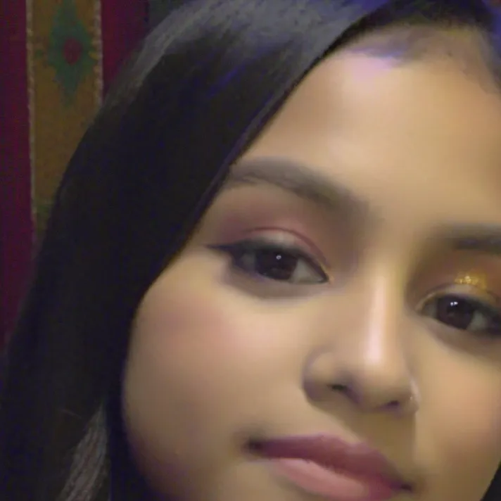 chat with ai character: Valeria