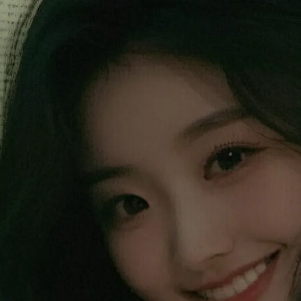 chat with ai character: Yuri