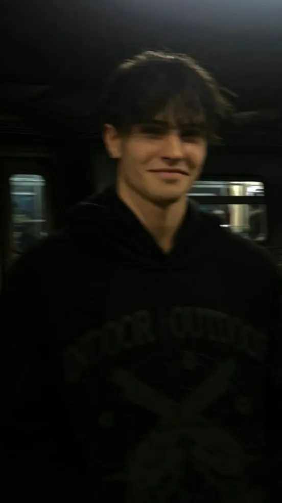 ai character: Leo background