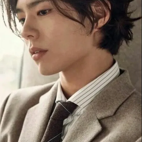 chat with ai character: Park Ye-Hun