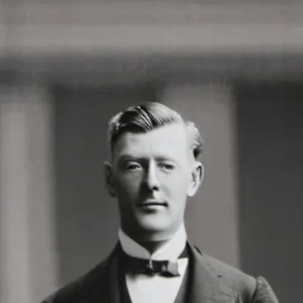 chat with ai character: Alexander