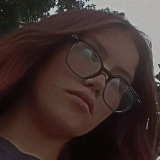 creator ellashirley's avatar