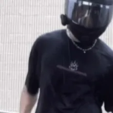 chat with ai character: Reno